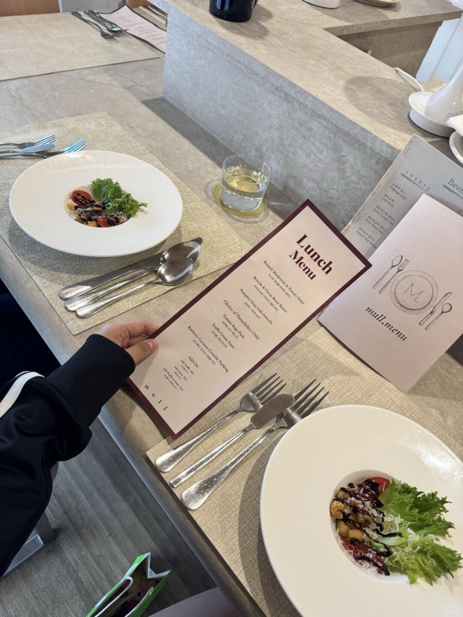 샤오홍슈 노트 형식으로 정리된 한국 맛집 방문 기록