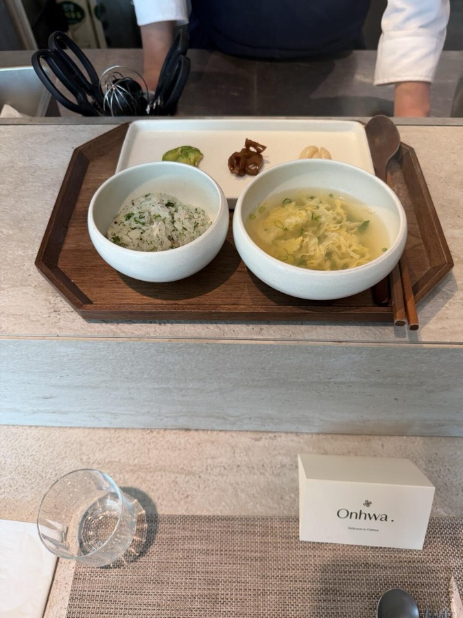 재한 중화권 리뷰어가 올린 매장 체험 후기 카드뉴스