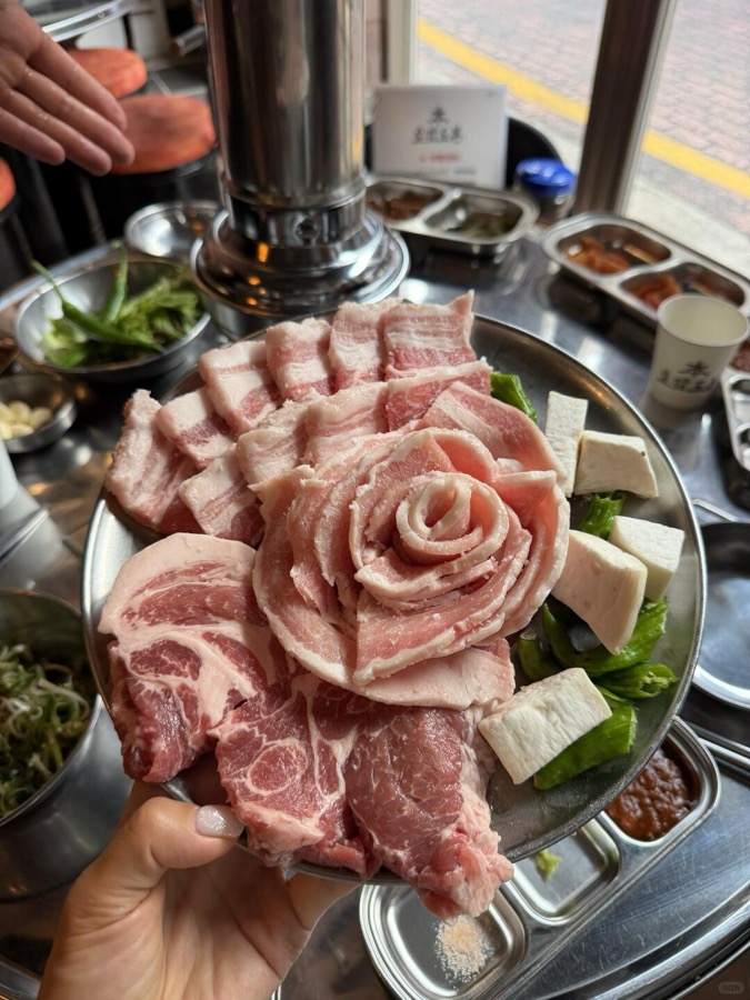 샤오홍슈 노트 형식으로 정리된 한국 맛집 방문 기록
