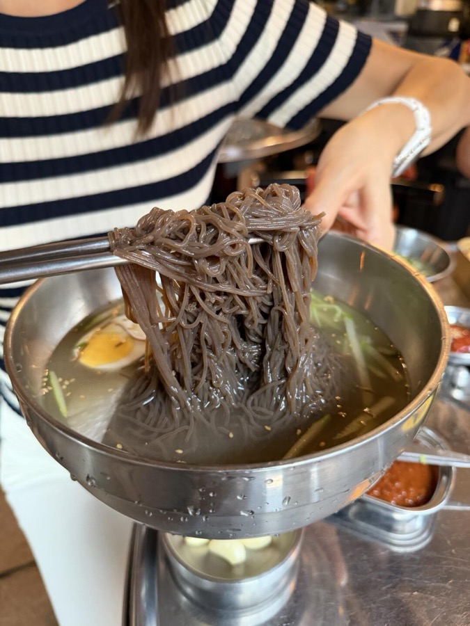 샤오홍슈 체험단이 발행한 매장 소개 게시물 화면