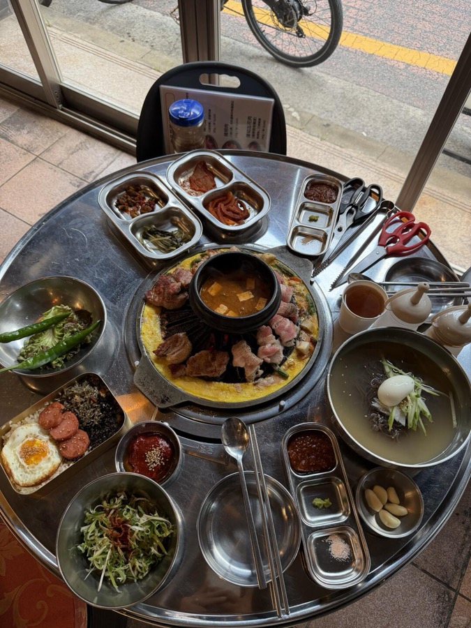 샤오홍슈 노트 형식으로 정리된 한국 맛집 방문 기록